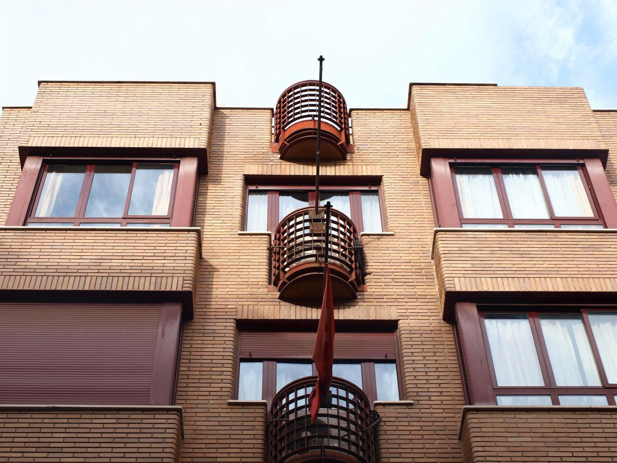 Stylish City Apartamentos Мадрид Екстериор снимка