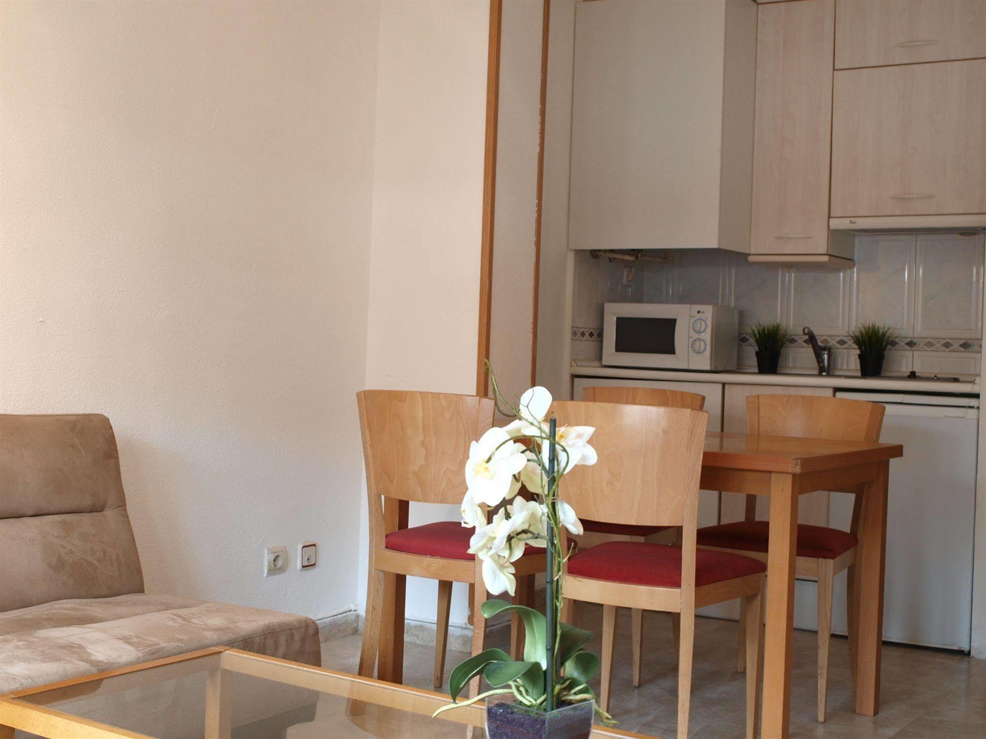 Stylish City Apartamentos Мадрид Екстериор снимка