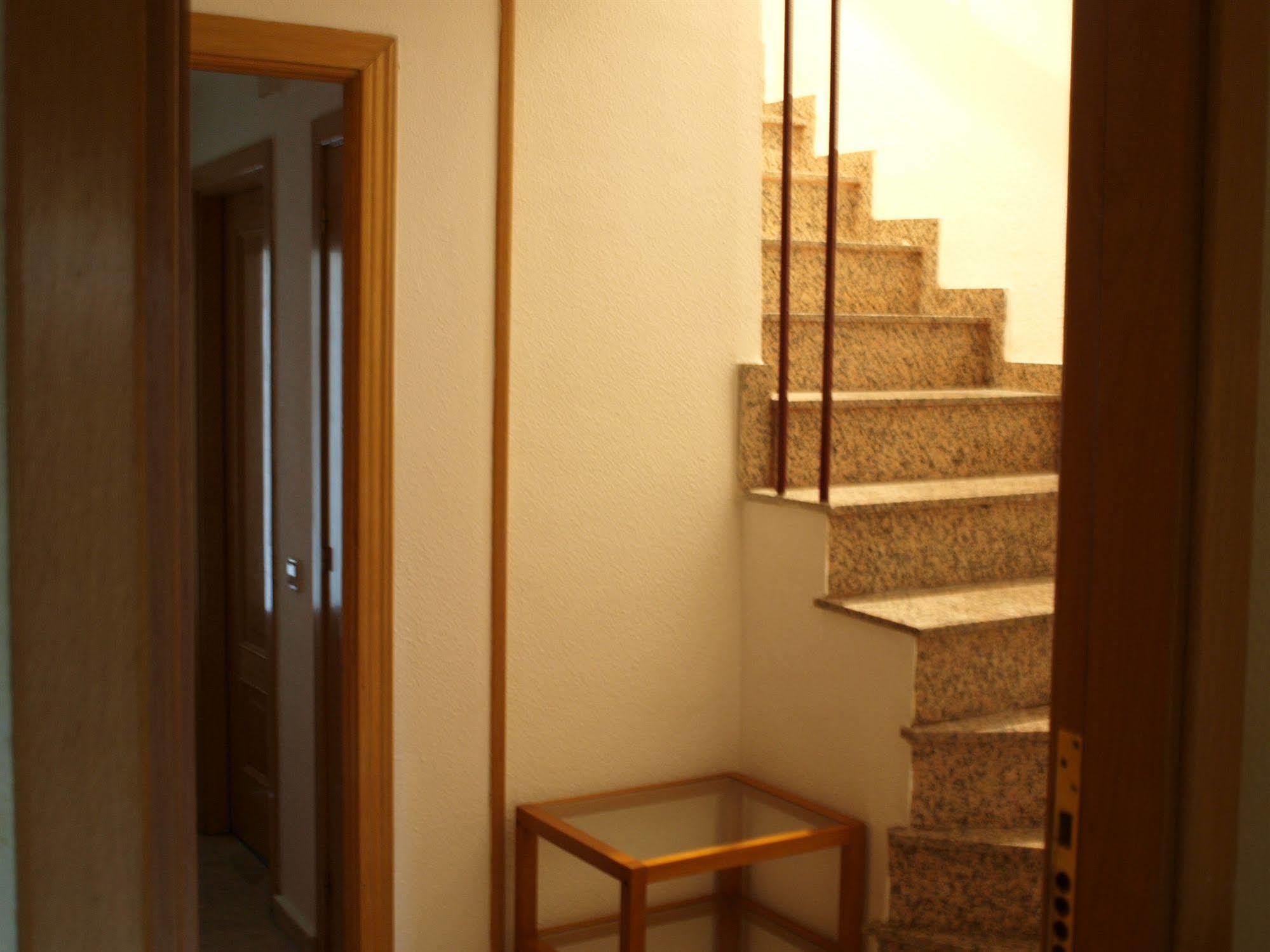 Stylish City Apartamentos Мадрид Екстериор снимка